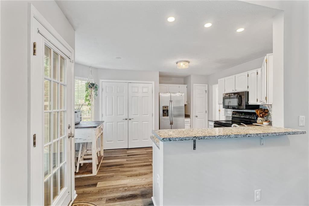 1025 Taylor Oaks Drive, Roswell, Georgia image 11