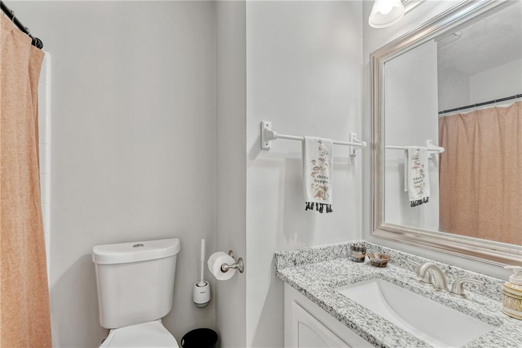 1025 Taylor Oaks Drive, Roswell, Georgia image 27