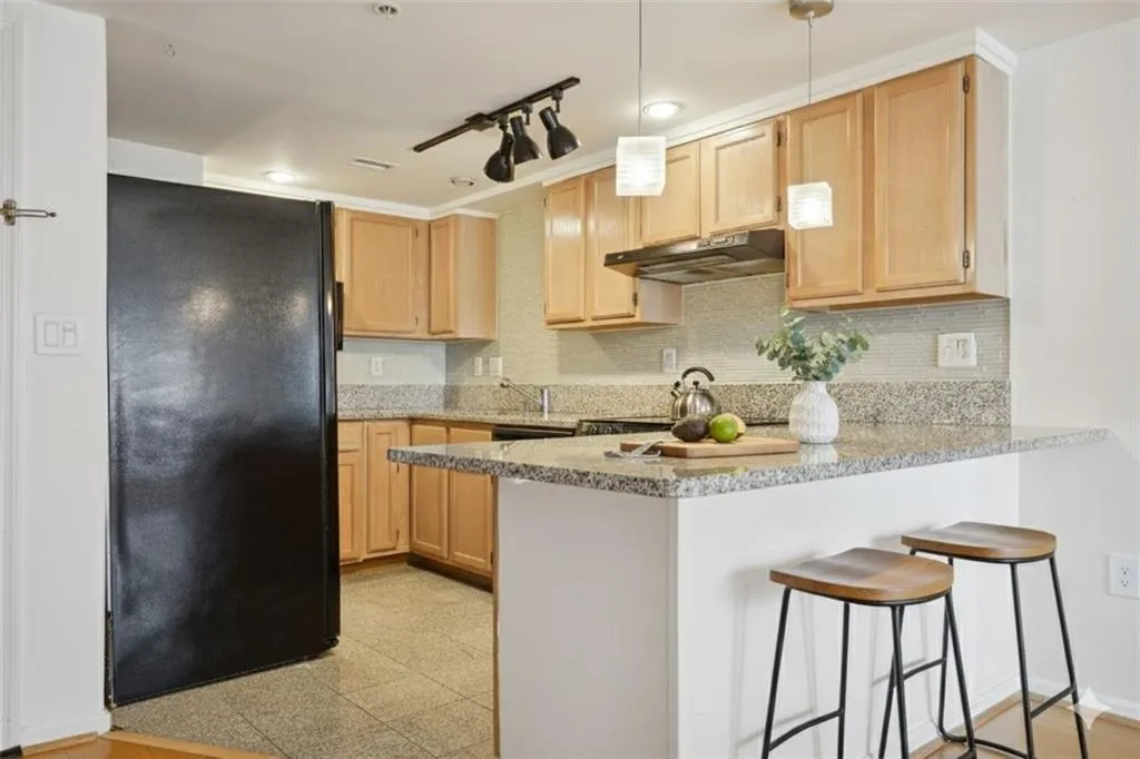 Atlanta, Georgia 30309, United States, 2 Bedrooms Bedrooms, ,2 BathroomsBathrooms,Residential,Active,184954