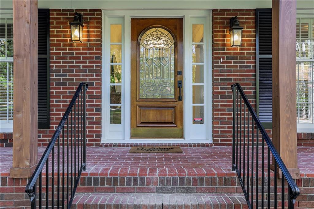 681 Hampton Place SW