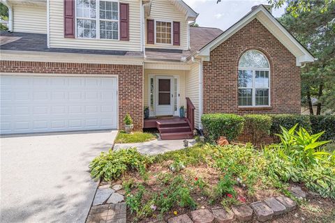 A home in Dacula