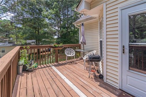 A home in Dacula