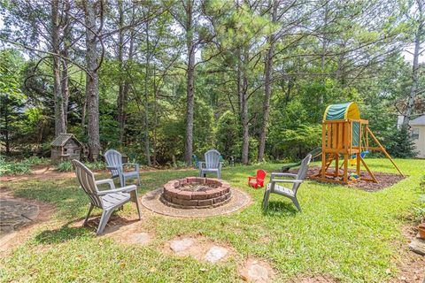 A home in Dacula