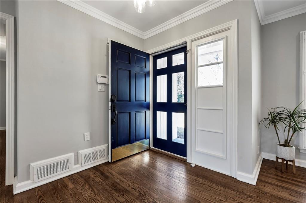 807 Cardova Drive NE