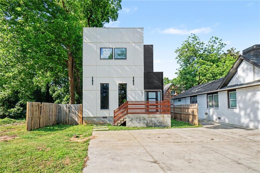 1073 Mayson Turner Road NW