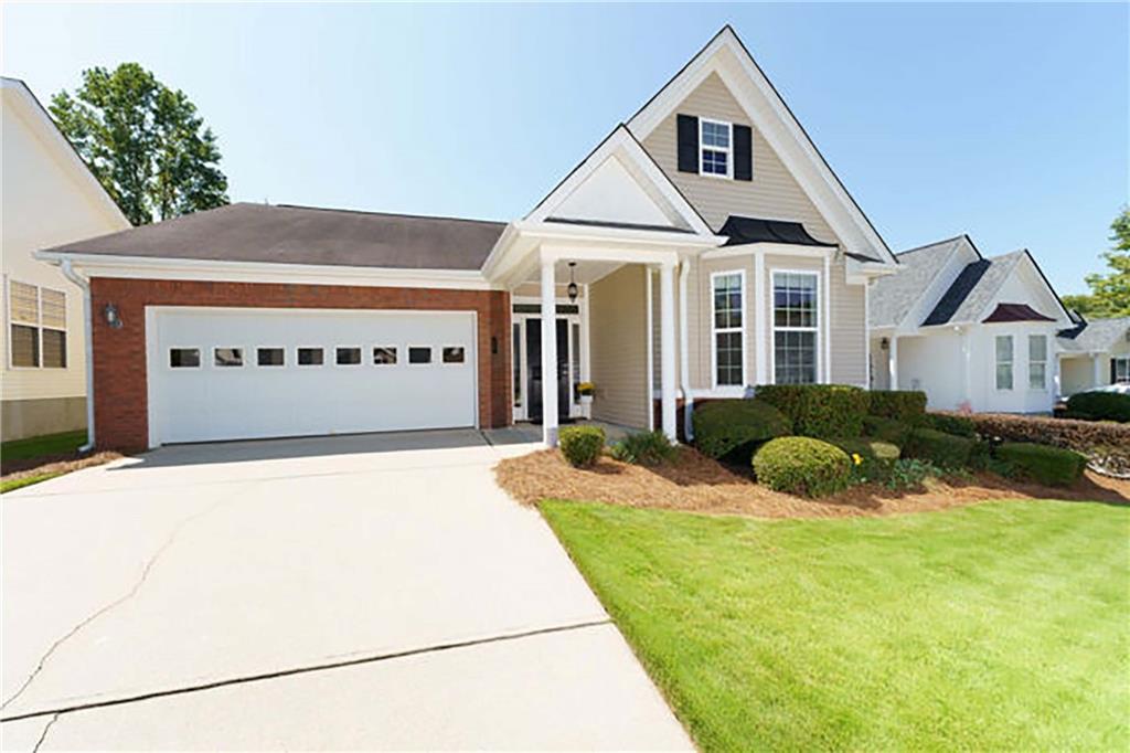 Lora's Place - Residential