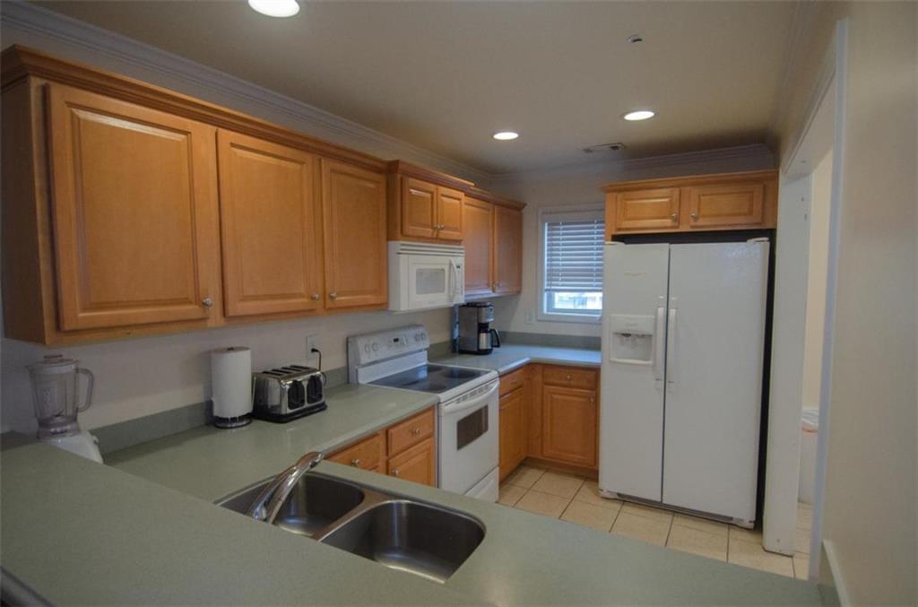 26 Midway Street 205 & DOOR #202