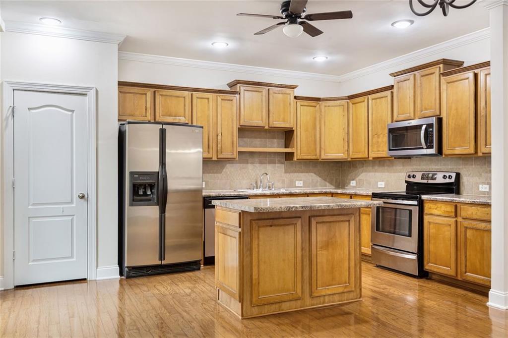 275 Blue Pointe Court, Suwanee, Georgia image 7
