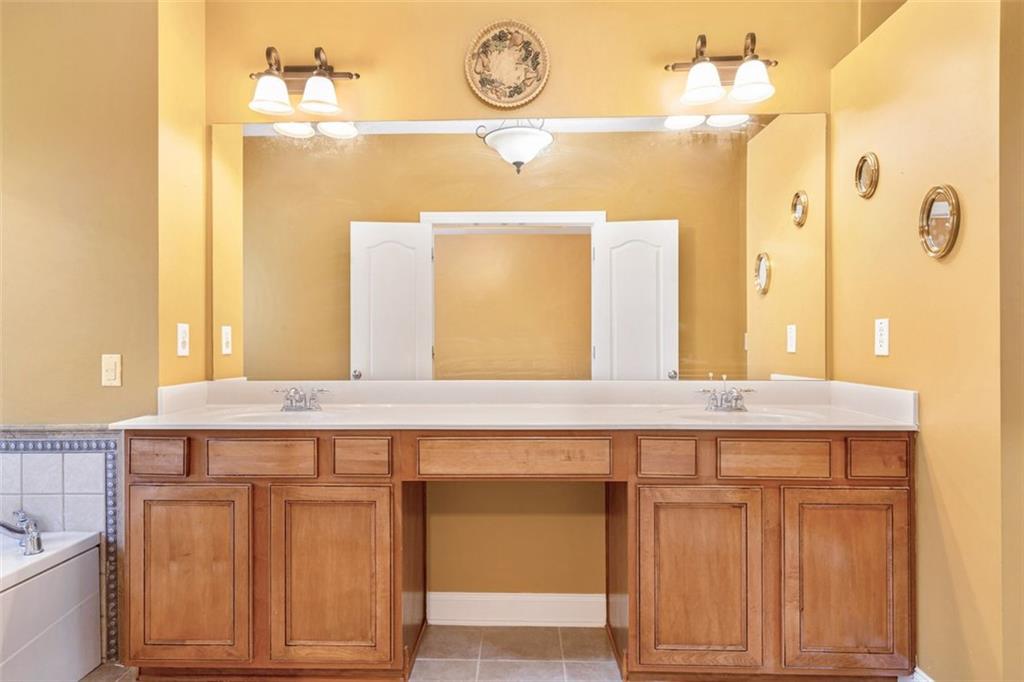 275 Blue Pointe Court, Suwanee, Georgia image 23