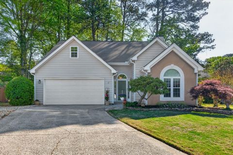 Photo of 140 Blue Heron Lane, Alpharetta, GA 30009 (MLS # 7753294)