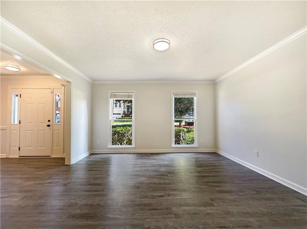 143 Hunters Creek