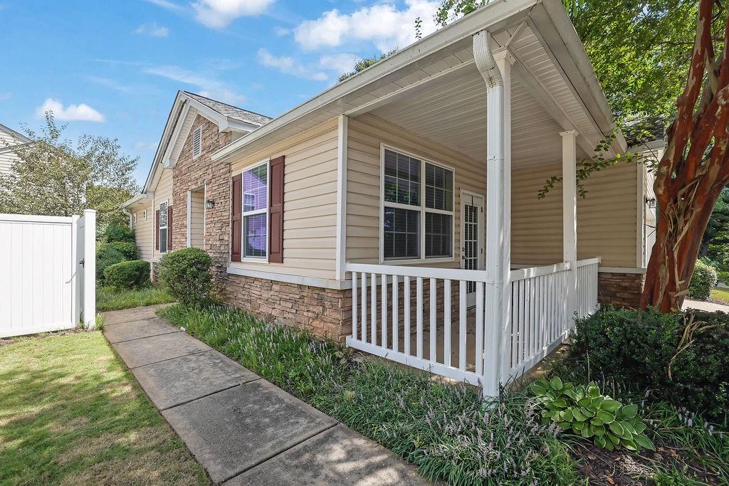 570 W Oaks Drive