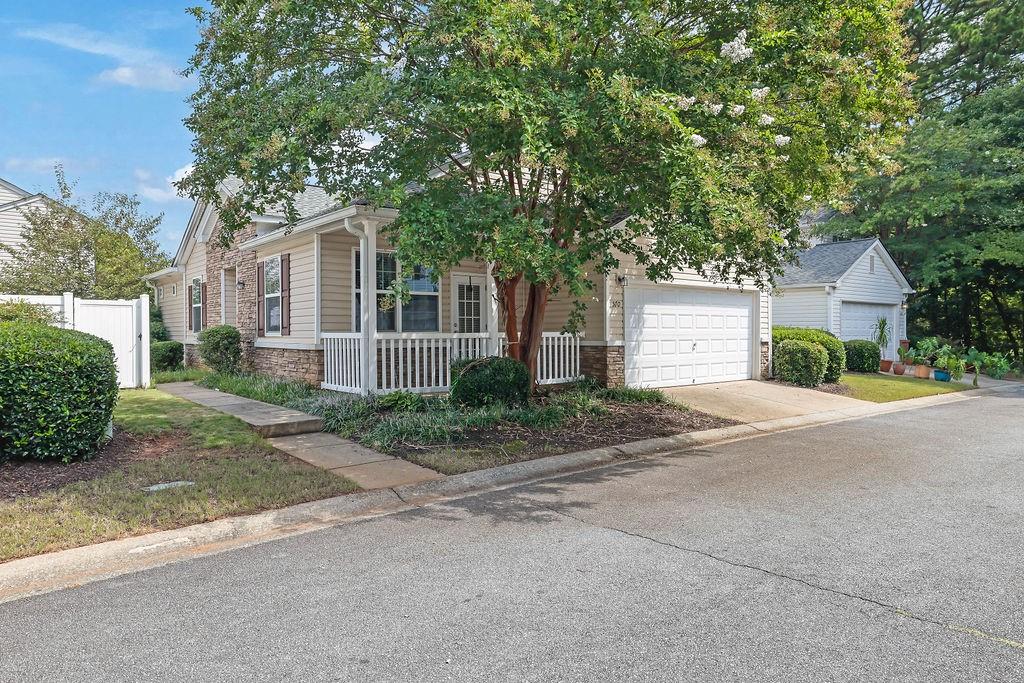570 W Oaks Drive