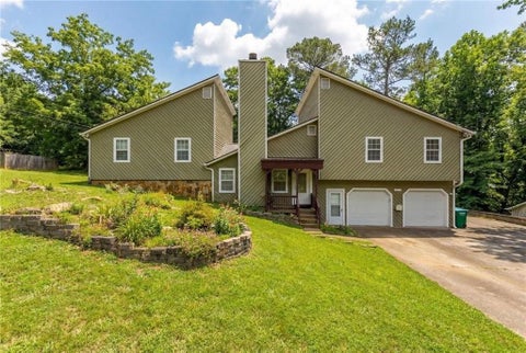 Homes For Sale - 3720 Quail Hollow Trail<br/> Snellville, GA 30039
