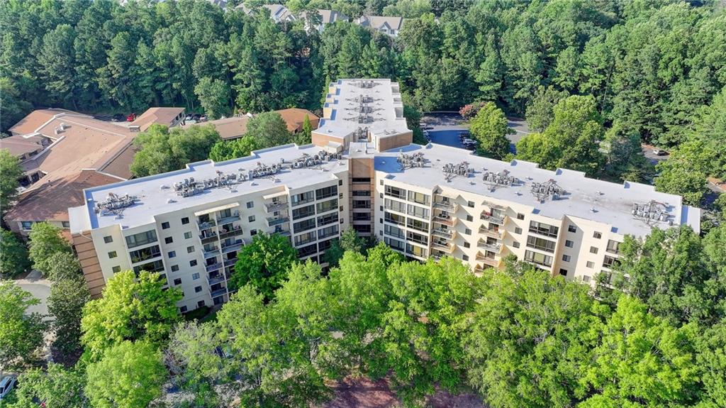 1800 Clairmont Lake A610