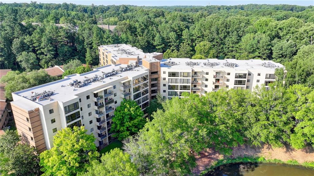 1800 Clairmont Lake A610