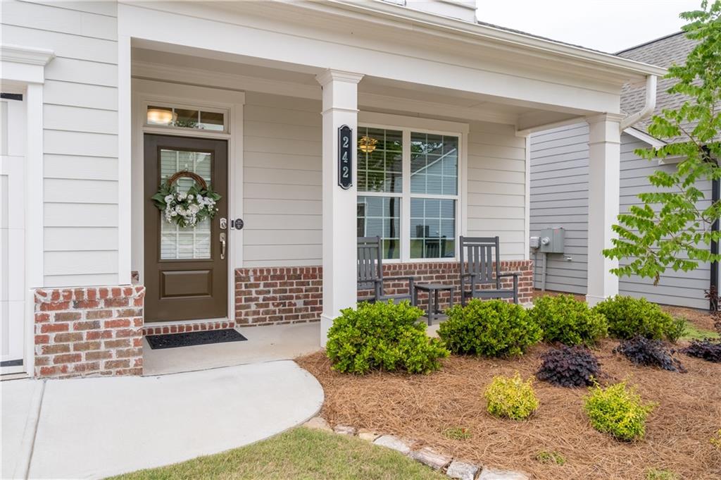 242 Hickory Bluffs Parkway