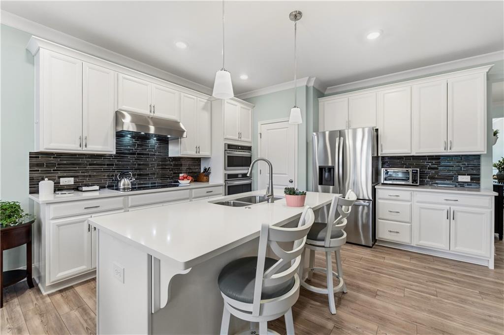 242 Hickory Bluffs Parkway