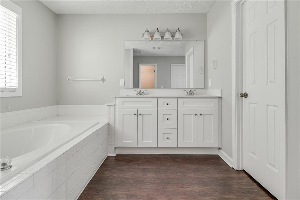 2845 White Blossom Lane, Suwanee, Georgia image 41