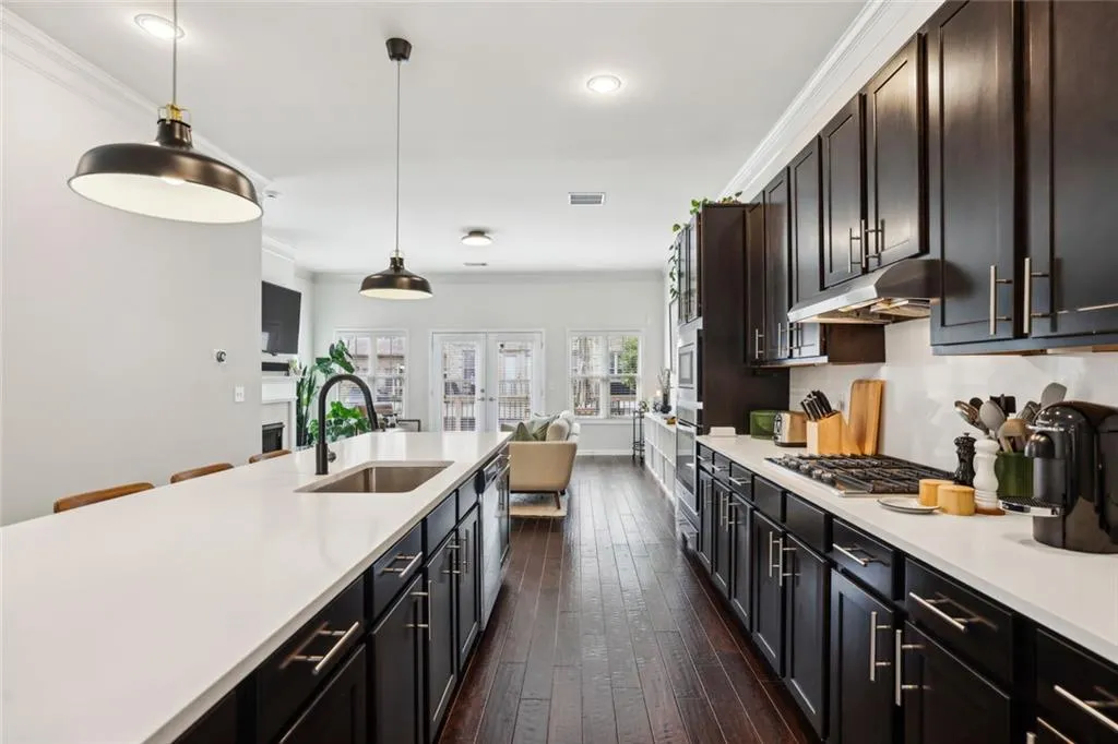 Atlanta, Georgia 30324, United States, 3 Bedrooms Bedrooms, ,4 BathroomsBathrooms,Residential,Active,79141