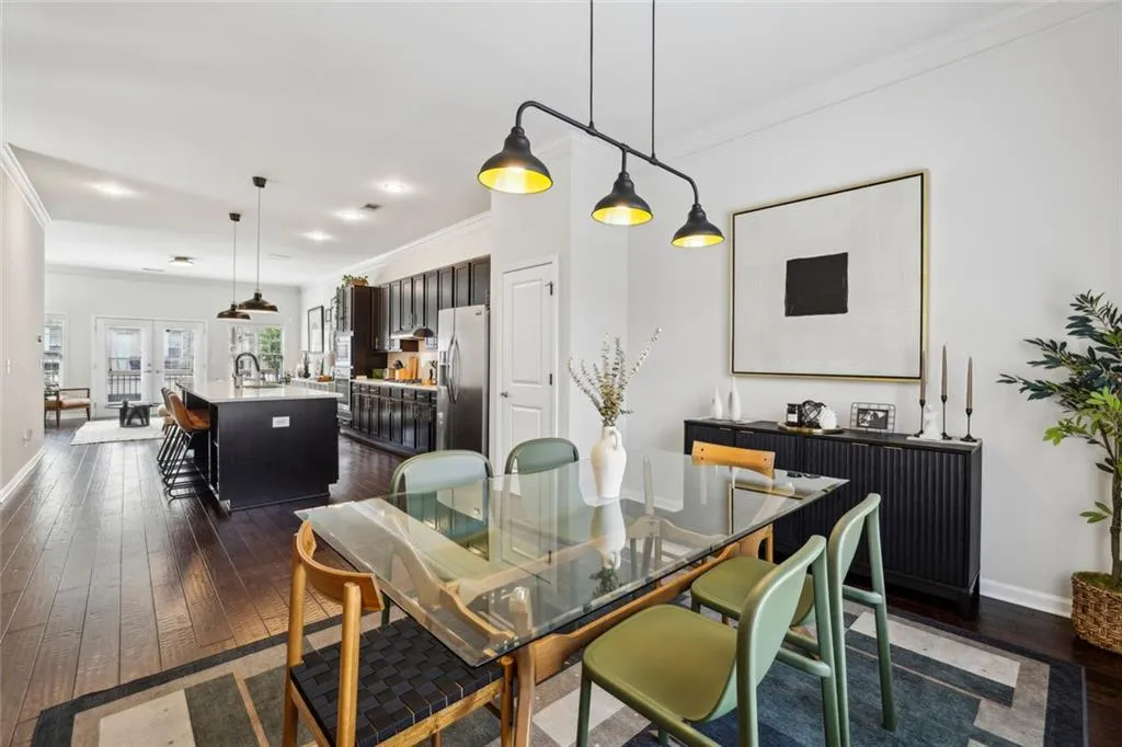 Atlanta, Georgia 30324, United States, 3 Bedrooms Bedrooms, ,4 BathroomsBathrooms,Residential,Active,79141