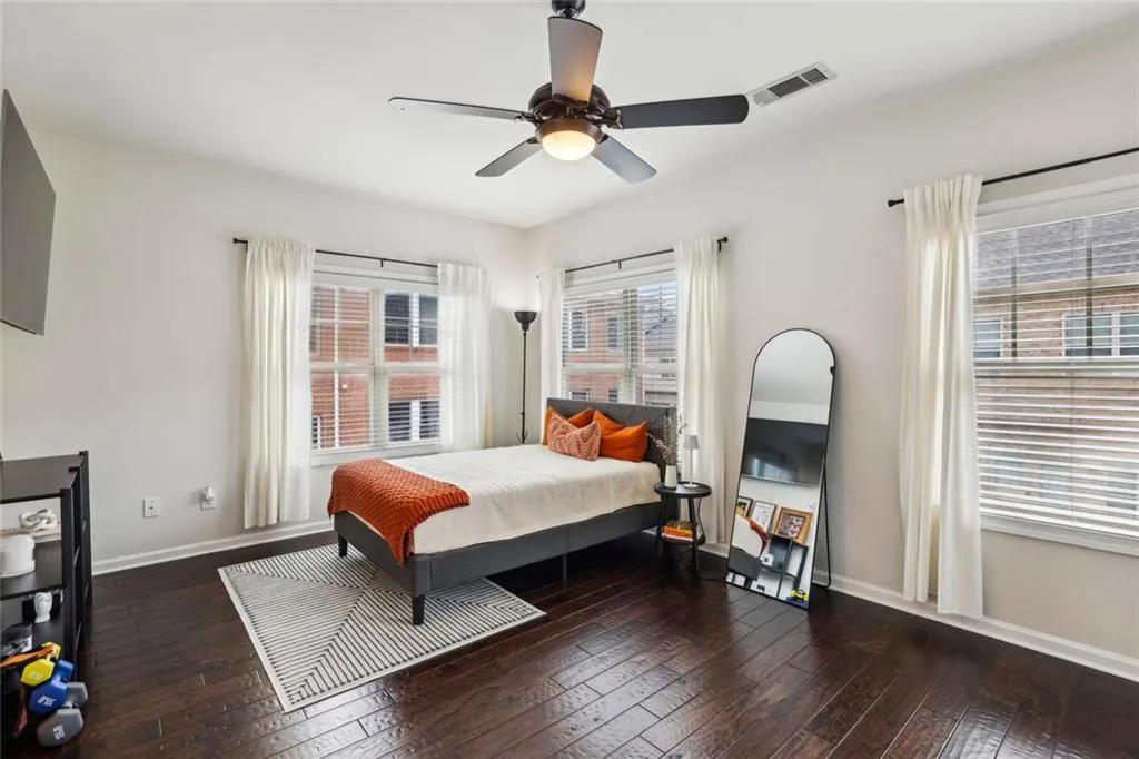 Atlanta, Georgia 30324, United States, 3 Bedrooms Bedrooms, ,4 BathroomsBathrooms,Residential,Active,79141