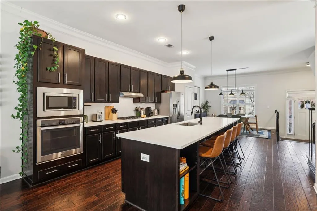 Atlanta, Georgia 30324, United States, 3 Bedrooms Bedrooms, ,4 BathroomsBathrooms,Residential,Active,79141