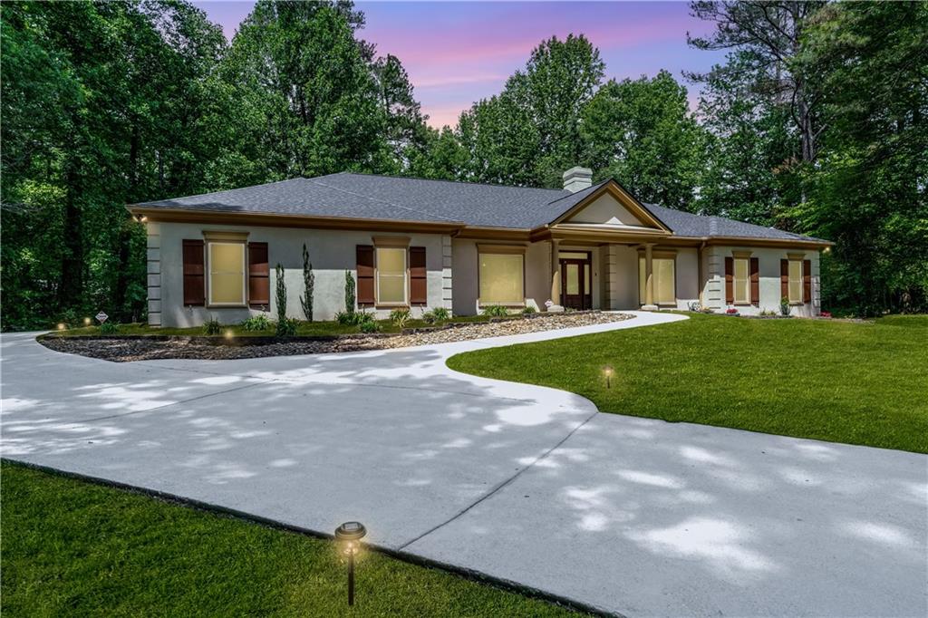 140 Emily Drive, Lilburn, Georgia image 1