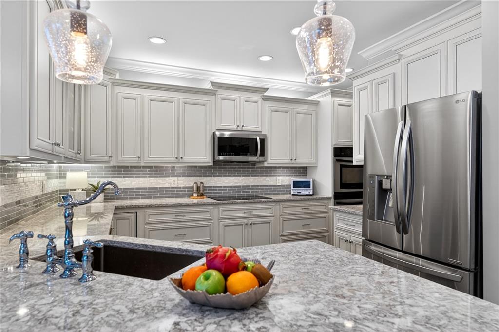 5492 Glenridge Drive 580