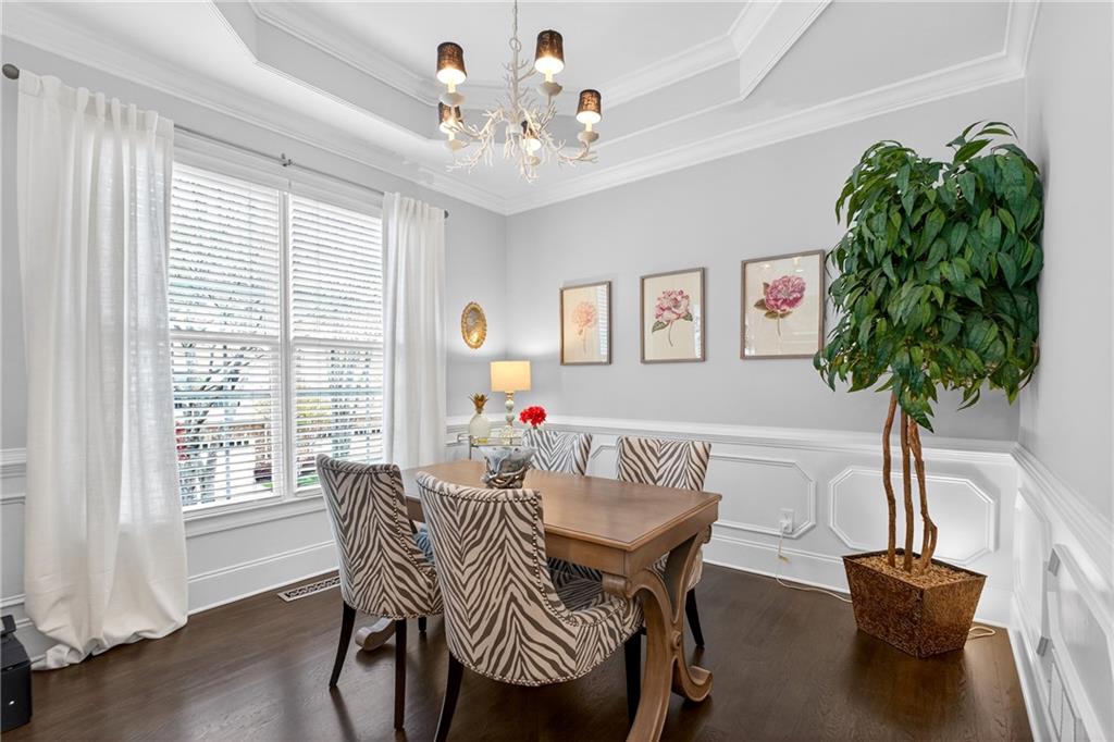 5492 Glenridge Drive 580