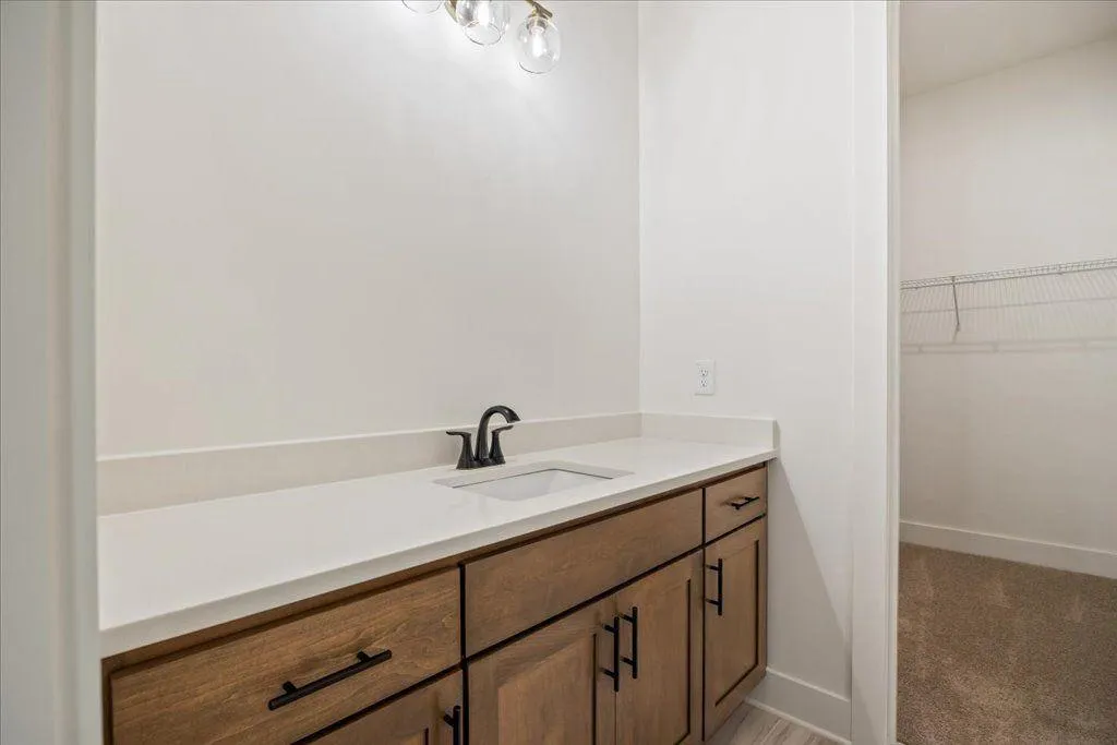 Gainesville, Georgia 30506, United States, 5 Bedrooms Bedrooms, ,5 BathroomsBathrooms,Residential,Active,219483