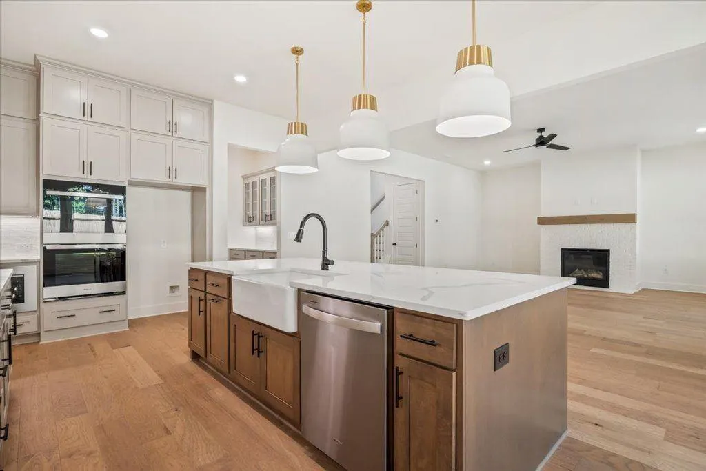 Gainesville, Georgia 30506, United States, 5 Bedrooms Bedrooms, ,5 BathroomsBathrooms,Residential,Active,219483