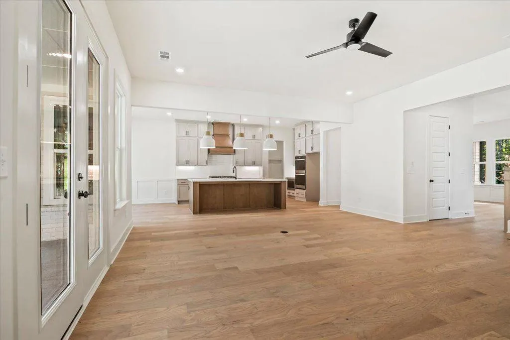 Gainesville, Georgia 30506, United States, 5 Bedrooms Bedrooms, ,5 BathroomsBathrooms,Residential,Active,219483