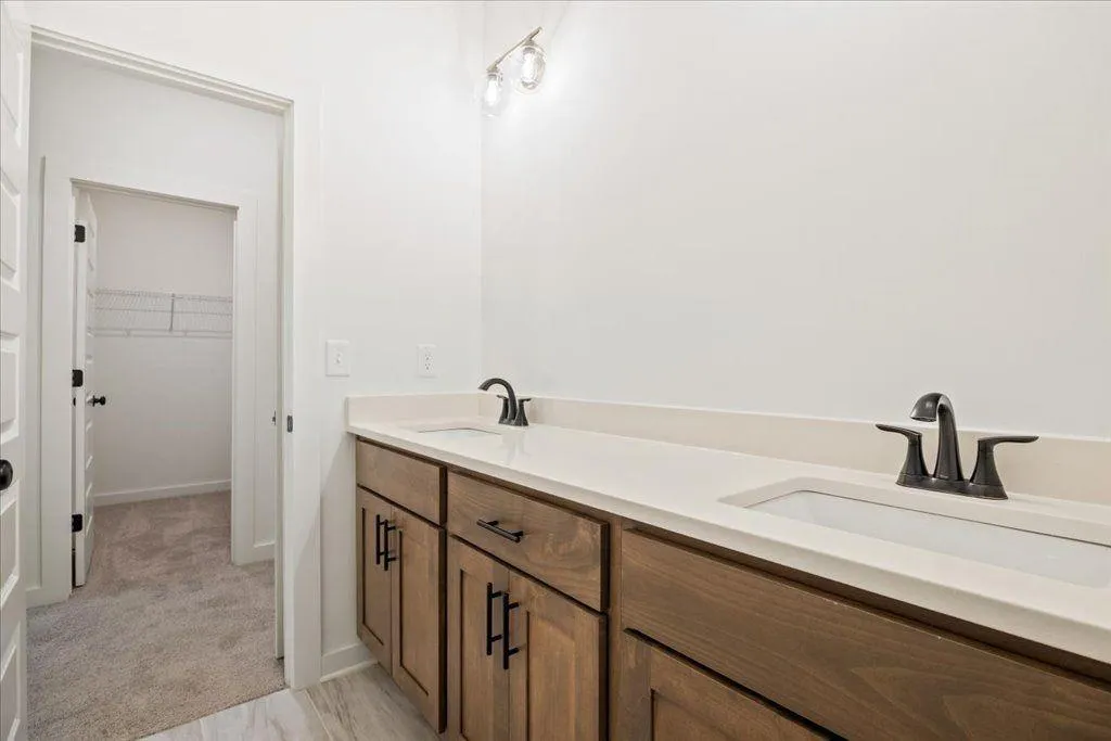 Gainesville, Georgia 30506, United States, 5 Bedrooms Bedrooms, ,5 BathroomsBathrooms,Residential,Active,219483