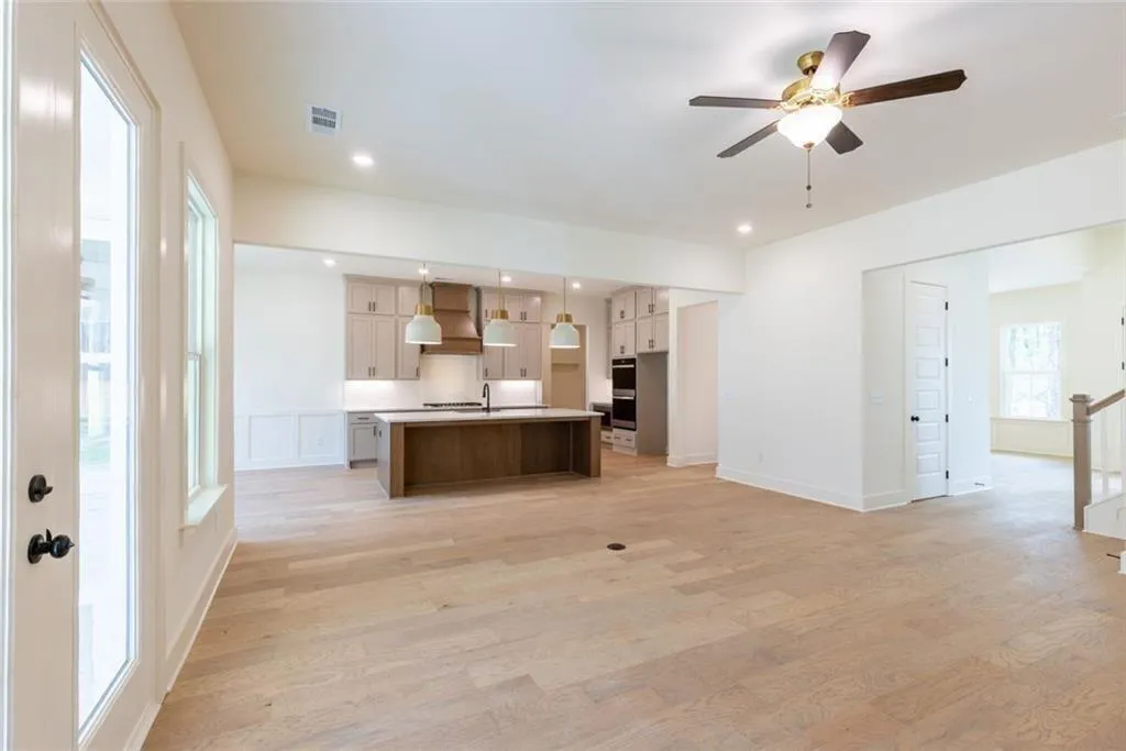 Gainesville, Georgia 30506, United States, 5 Bedrooms Bedrooms, ,5 BathroomsBathrooms,Residential,Active,219483