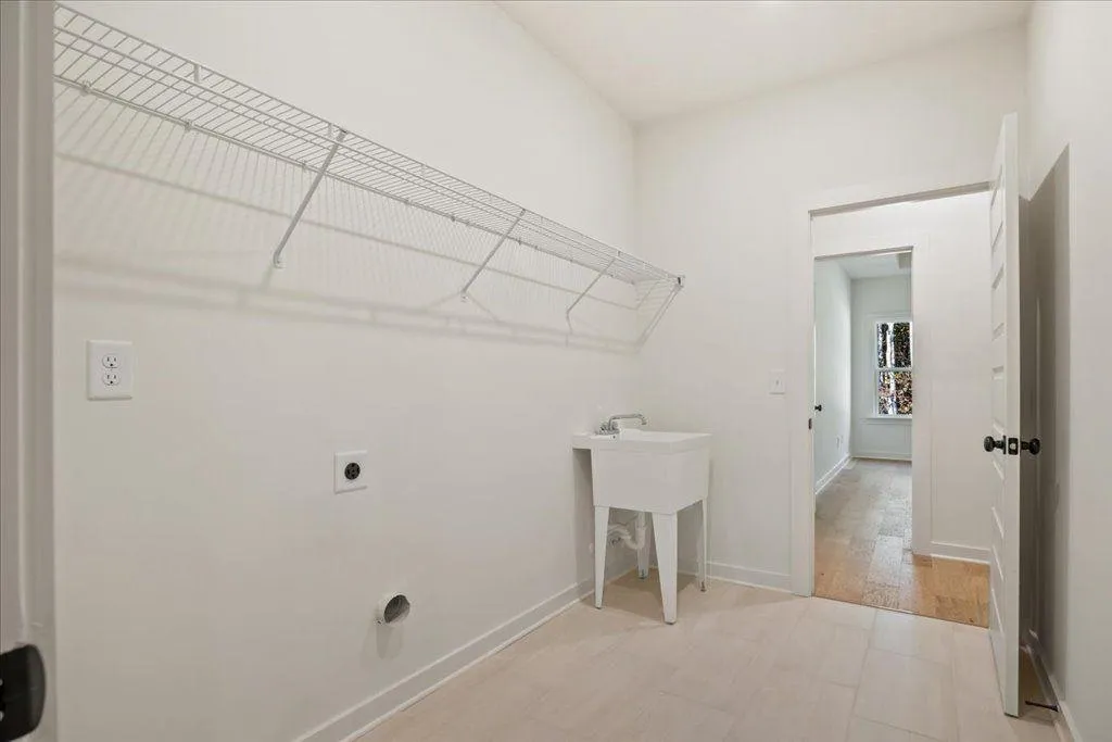 Gainesville, Georgia 30506, United States, 5 Bedrooms Bedrooms, ,5 BathroomsBathrooms,Residential,Active,219483