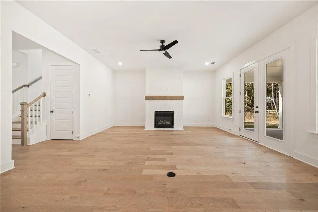 Gainesville, Georgia 30506, United States, 5 Bedrooms Bedrooms, ,5 BathroomsBathrooms,Residential,Active,219483