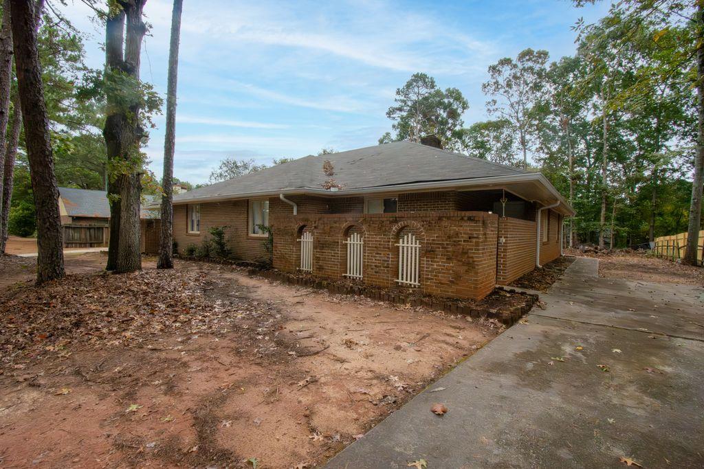 2585 GOLFVIEW Terrace SE