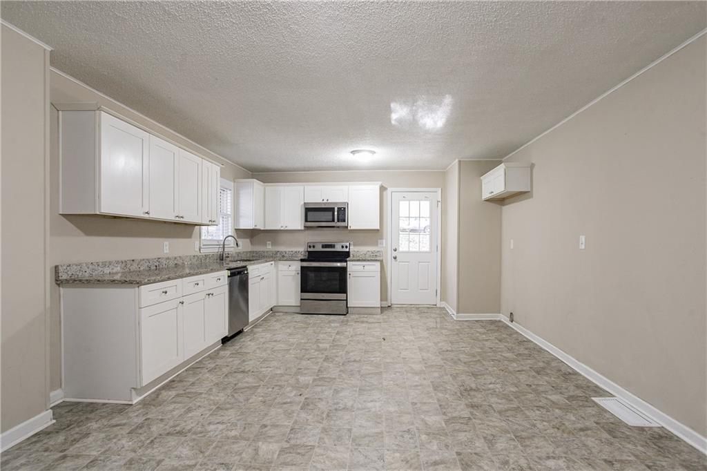 3482 Scenic Drive, Atlanta, Georgia image 4