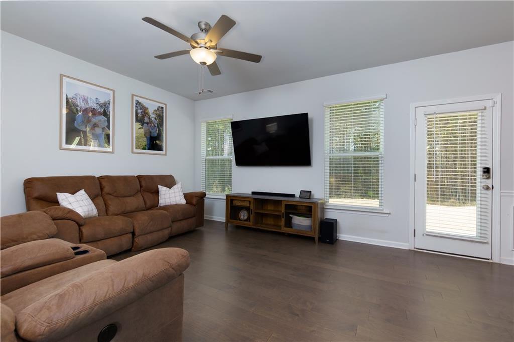 5620 Berney Circle, Powder Springs, Georgia image 7