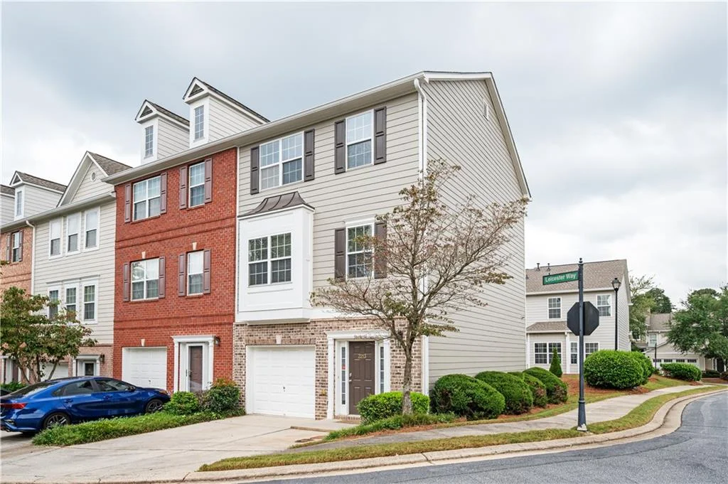 2213 Leicester Way