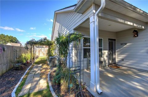 A home in Adairsville