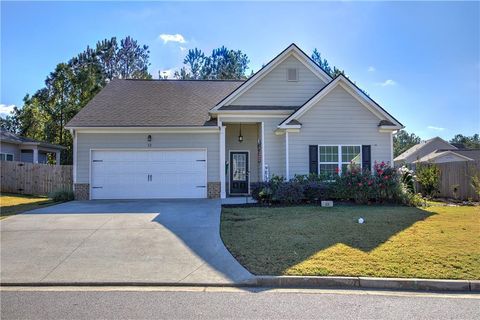 A home in Adairsville