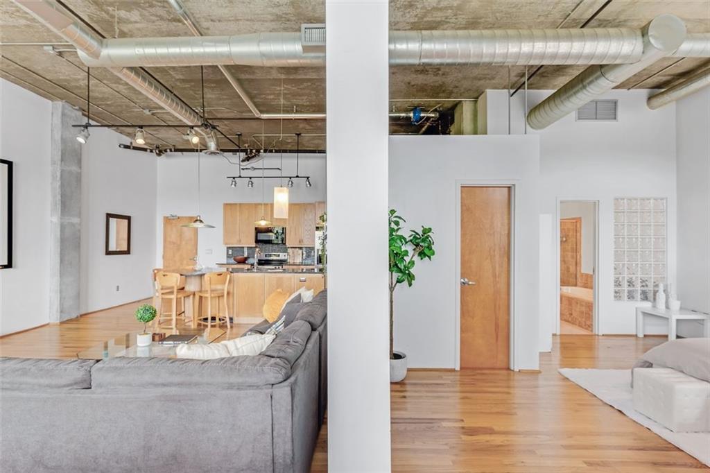 3235 Roswell Road NE 702