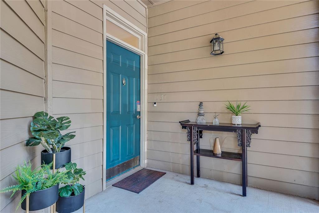 137 McGill Park Avenue NE 137