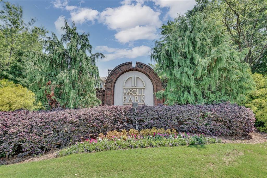 137 McGill Park Avenue NE 137