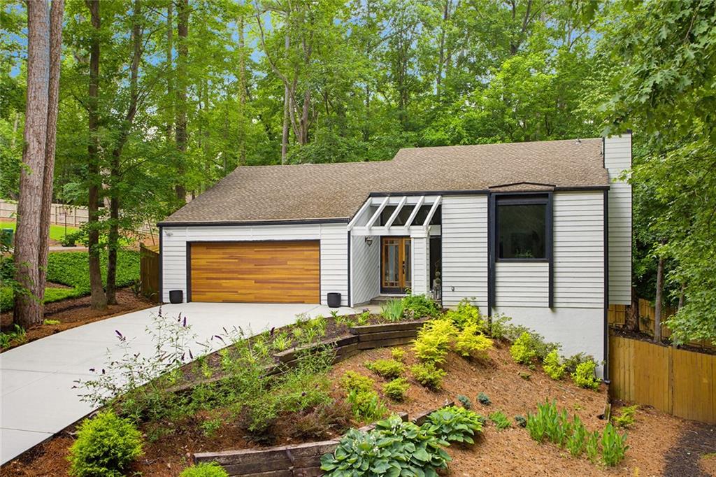 3452 Shawnee Trail SE