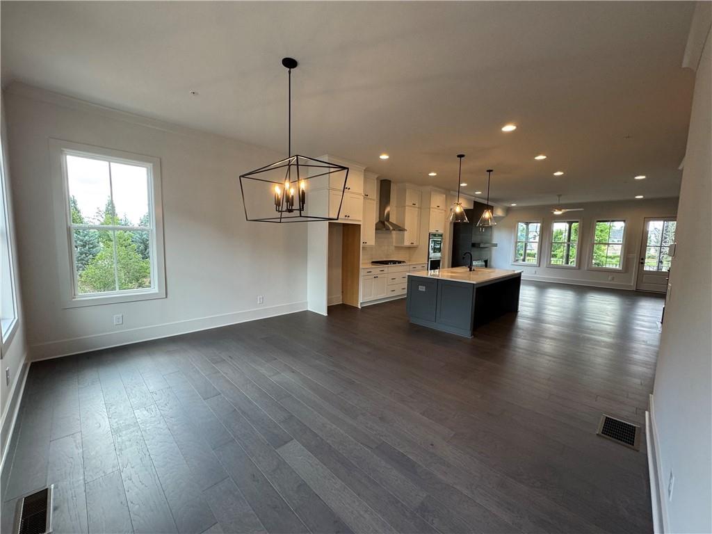 445 Chiswick Circle 20