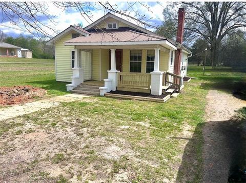 Homes For Sale - 3188 Old Highway 27<br/> Trion, GA 30753