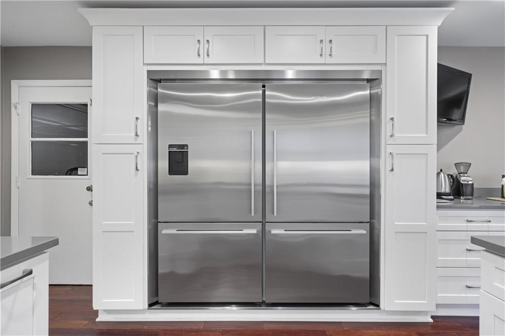 180 River Court Parkway